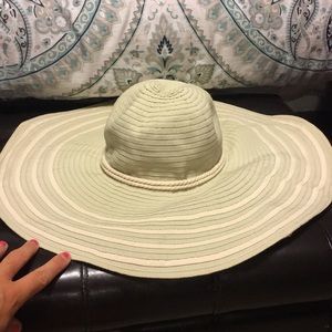Floppy Hat NWT - Calvin Klein ☀️